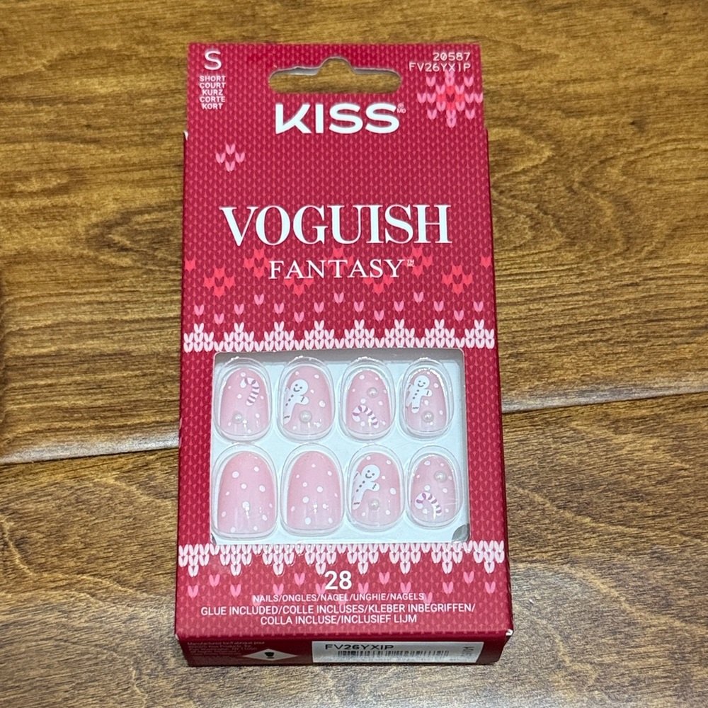NWT KISS Vogish Short Fantasy Pink Nail Collection